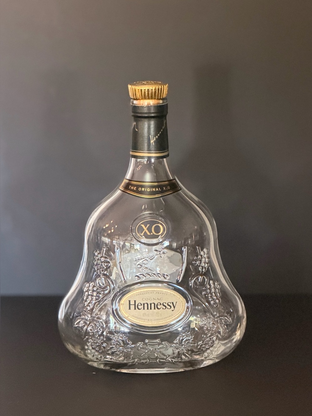Hennessy X.O Extra Old Cognac750ml Empty Glass Bottle with Gold Accents